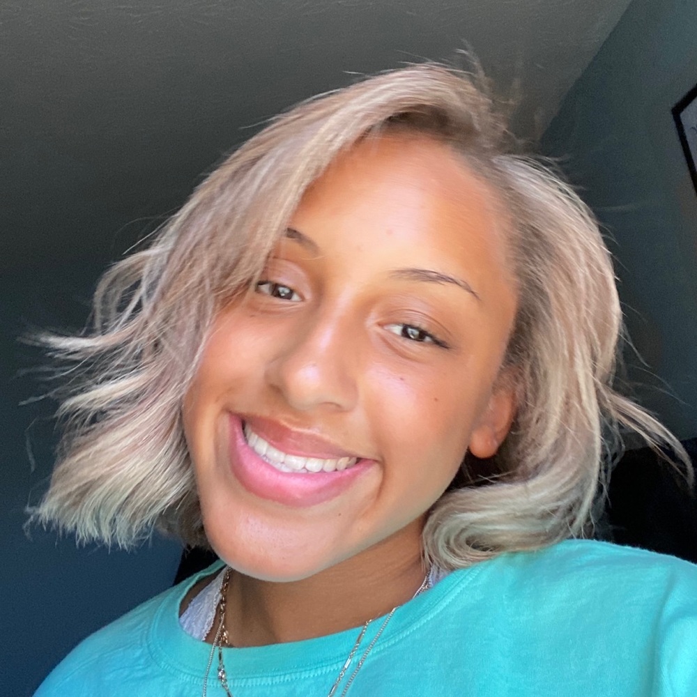 Meet your Posher, Mikayla
